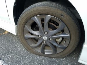 タイヤ側面のパンク