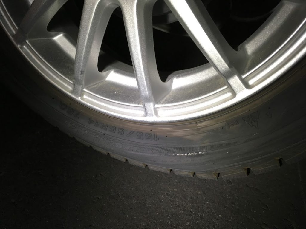 タイヤ側面の損傷