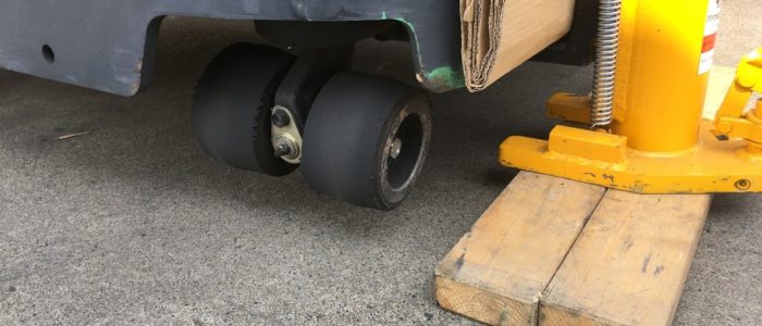 IMG_6915 キャスタータイヤの交換