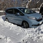 草津温泉でタイヤチェーン取付