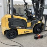フォークリフトの出張タイヤ交換