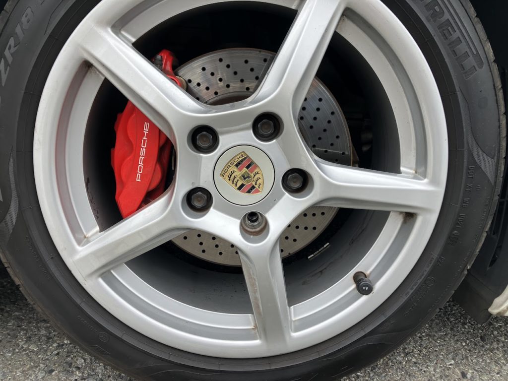 ポルシェロックボルトの取り外し