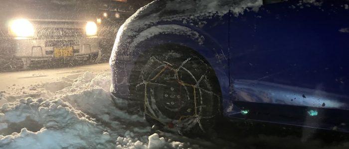 万座温泉タイヤチェーン取付