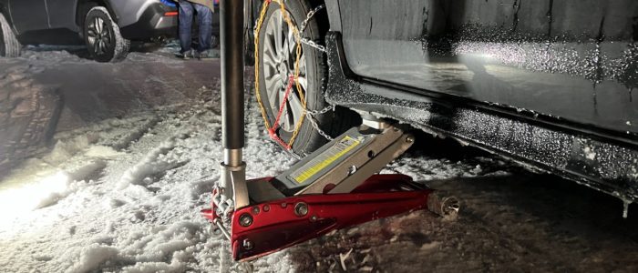 軽井沢でタイヤチェーン取り付け