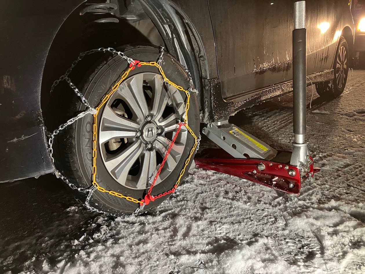 出張タイヤチェーン取付